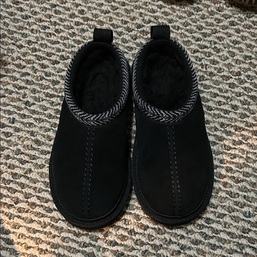 Koolaburra by UGG Black Kids Burree Slippers NEW